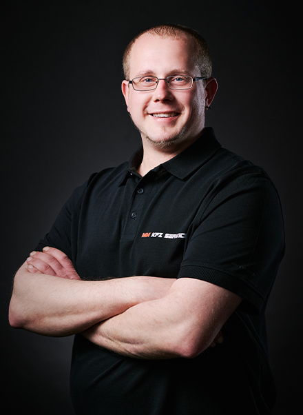 Portrait Felix KFZ Mechatroniker